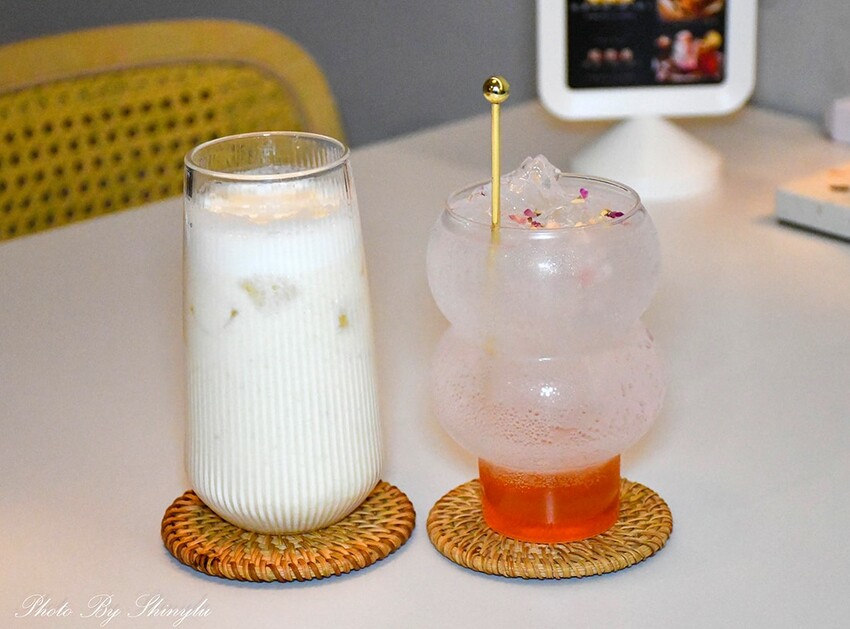 精緻異國料理，浪漫香氛蠟燭適合帶另一伴來用餐