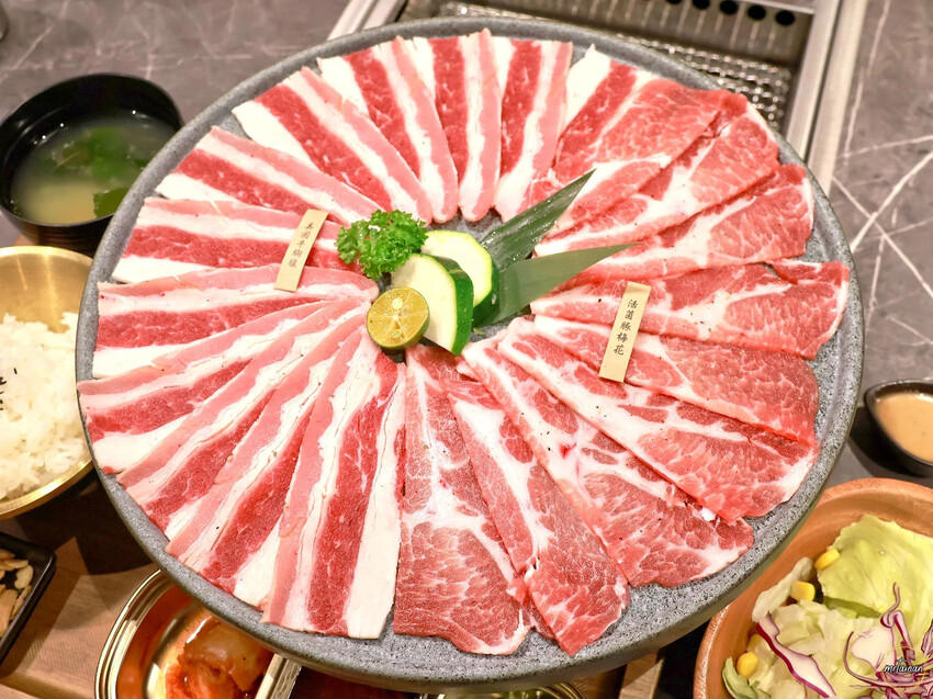 台南燒烤／全家便利商店旗下品牌／中南部首間分店／高CP值1人燒肉／還沒營業就排隊