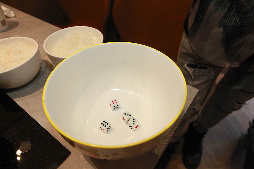 高雄市鼓山區吃。高雄市美食|鼓山區。「狂一鍋-高雄義享店」幾乎零負評的台式火鍋，台北爆紅名店狂一鍋高雄義享時尚廣場