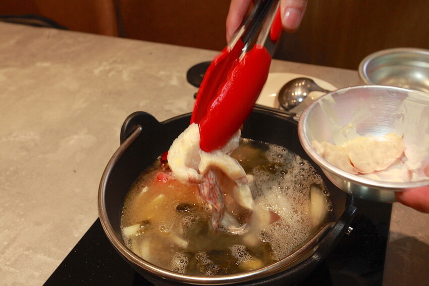 高雄市鼓山區吃。高雄市美食|鼓山區。「狂一鍋-高雄義享店」幾乎零負評的台式火鍋，台北爆紅名店狂一鍋高雄義享時尚廣場