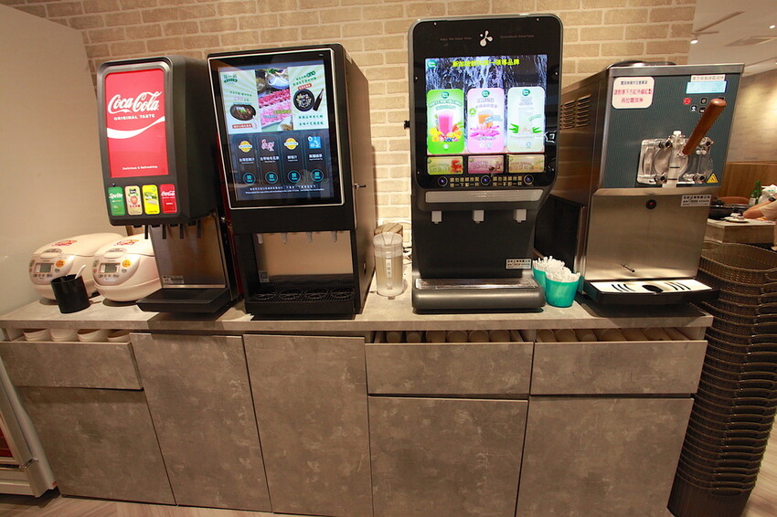 高雄市鼓山區吃。高雄市美食|鼓山區。「狂一鍋-高雄義享店」幾乎零負評的台式火鍋，台北爆紅名店狂一鍋高雄義享時尚廣場