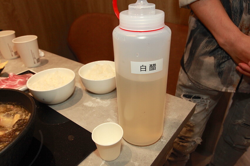 高雄市鼓山區吃。高雄市美食|鼓山區。「狂一鍋-高雄義享店」幾乎零負評的台式火鍋，台北爆紅名店狂一鍋高雄義享時尚廣場