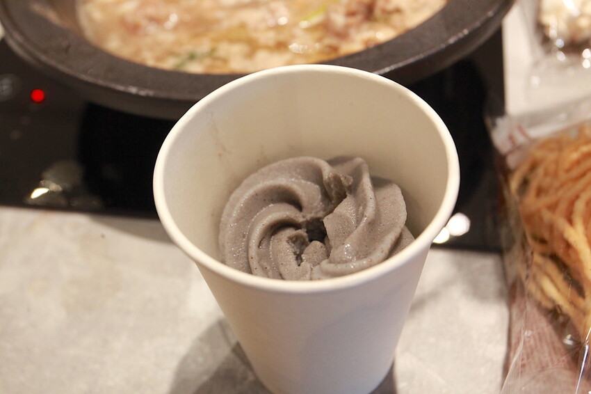 高雄市鼓山區吃。高雄市美食|鼓山區。「狂一鍋-高雄義享店」幾乎零負評的台式火鍋，台北爆紅名店狂一鍋高雄義享時尚廣場