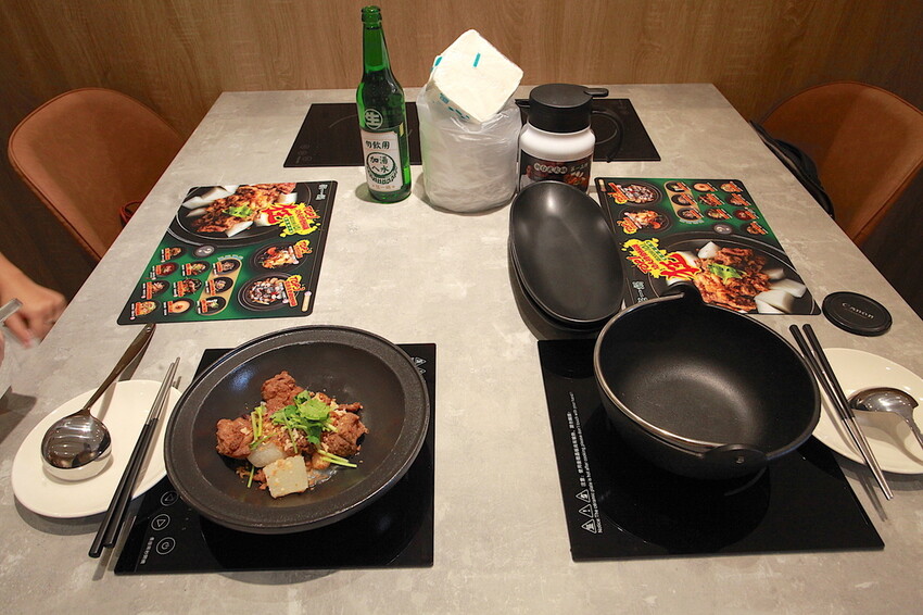 高雄市鼓山區吃。高雄市美食|鼓山區。「狂一鍋-高雄義享店」幾乎零負評的台式火鍋，台北爆紅名店狂一鍋高雄義享時尚廣場