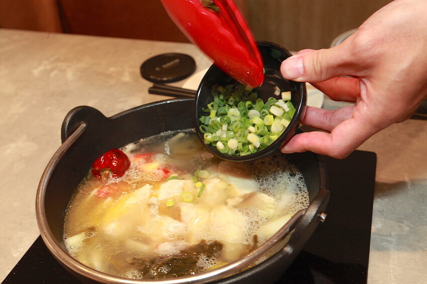 高雄市鼓山區吃。高雄市美食|鼓山區。「狂一鍋-高雄義享店」幾乎零負評的台式火鍋，台北爆紅名店狂一鍋高雄義享時尚廣場