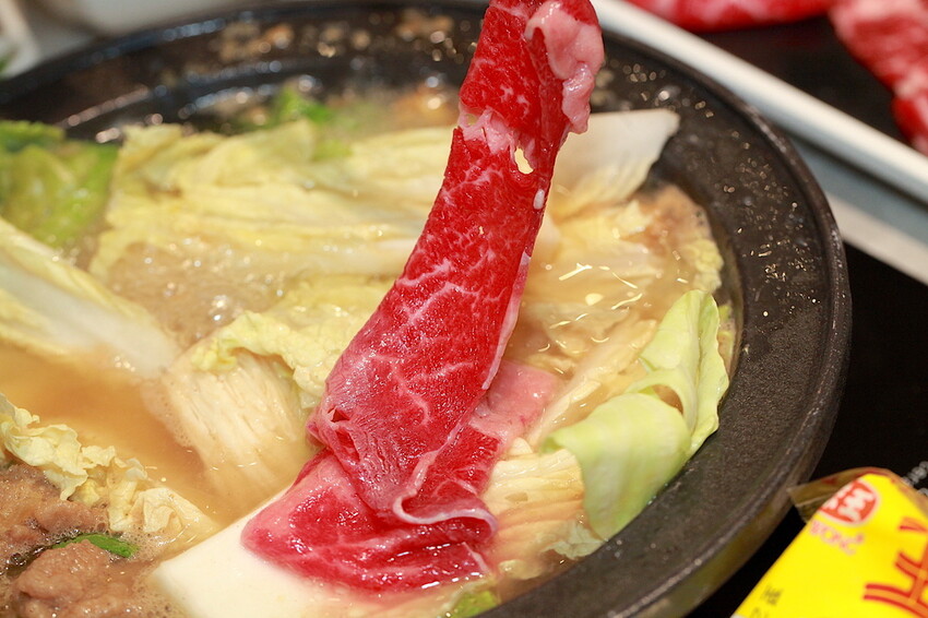 高雄市鼓山區吃。高雄市美食|鼓山區。「狂一鍋-高雄義享店」幾乎零負評的台式火鍋，台北爆紅名店狂一鍋高雄義享時尚廣場