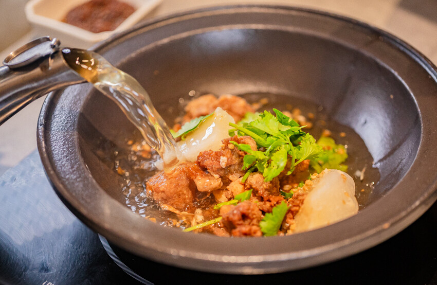 高雄市鼓山區高雄美食 – 狂一鍋 x 特惠午餐299起，品嚐台式火鍋佳餚與獨家酸菜魚鍋，享受蔬食與甜品無限供應」