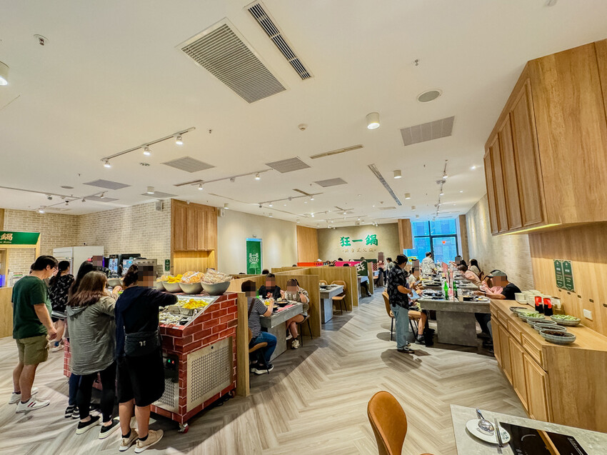 高雄市鼓山區高雄美食 – 狂一鍋 x 特惠午餐299起，品嚐台式火鍋佳餚與獨家酸菜魚鍋，享受蔬食與甜品無限供應」