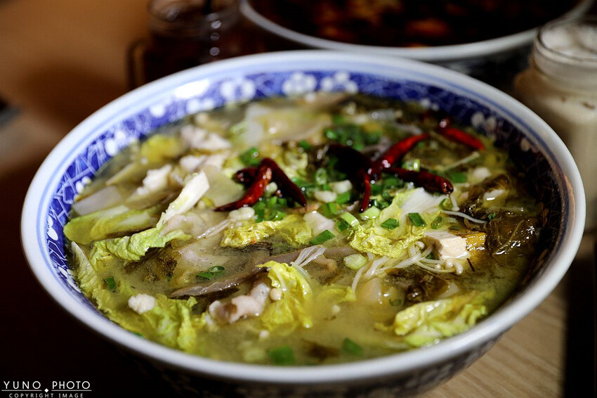 台中市南屯區麻辣控必衝！激推肥腸魚 肥腸香糯入味 魚肉細緻嫩滑 一試成主顧｜老漁家(台中南屯酸菜魚/重慶烤魚推薦)