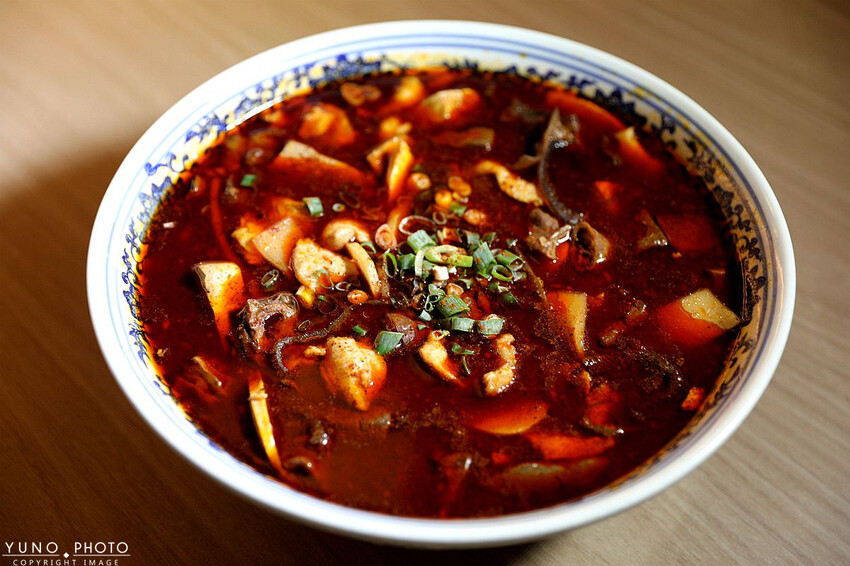 台中市南屯區麻辣控必衝！激推肥腸魚 肥腸香糯入味 魚肉細緻嫩滑 一試成主顧｜老漁家(台中南屯酸菜魚/重慶烤魚推薦)