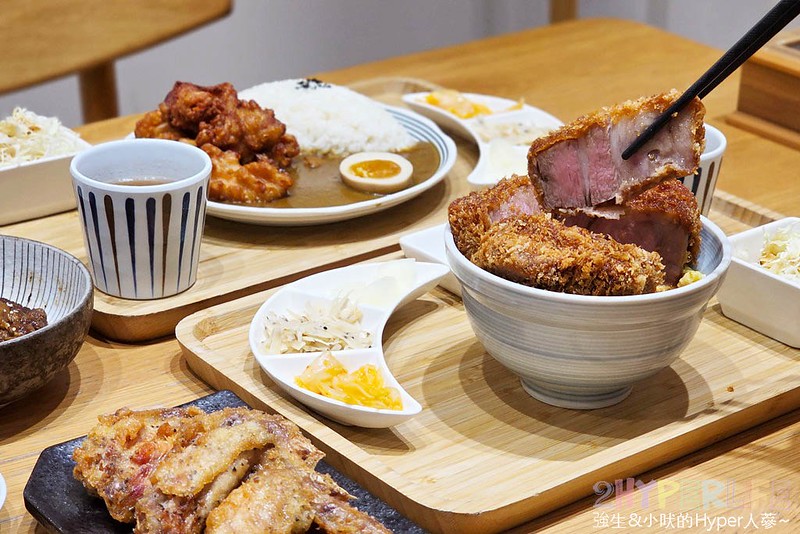開店前就排隊的人氣日式豬排定食!必點招牌4cm極厚切炸豬排,大口咬下好過癮~