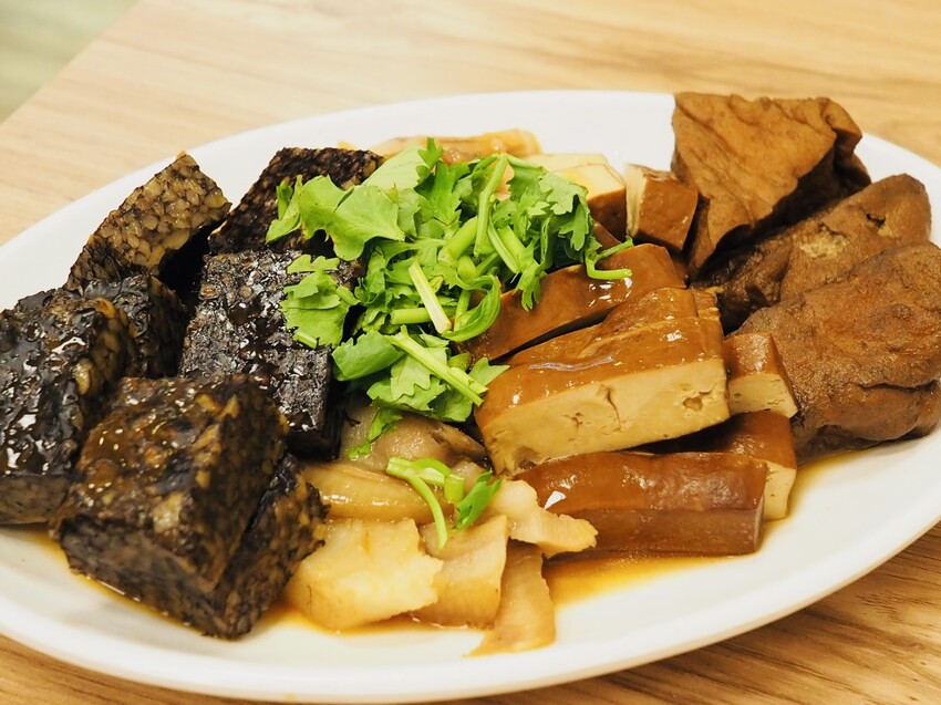 新北市新莊區新莊滷肉飯 大塊ㄟ魯肉飯 一吃就上癮的傳統小吃 新莊廟街夜市慈祐宮旁