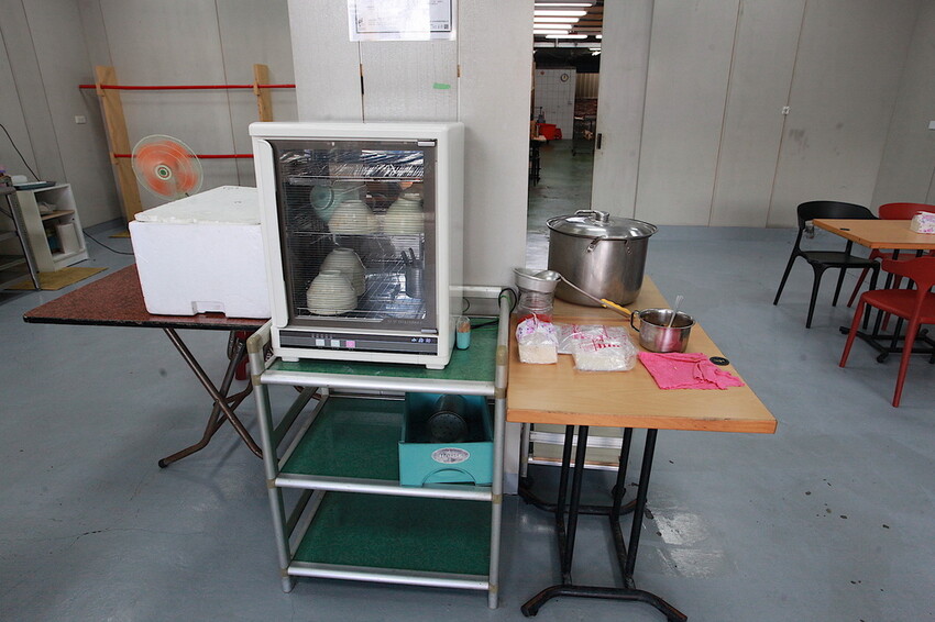 台南市安南區吃。台南市｜安南區。「孟饗雞雞肉店」隱身在安南區美味雞肉便當，早上六點開門白斬雞經常提銷售一空「孟饗