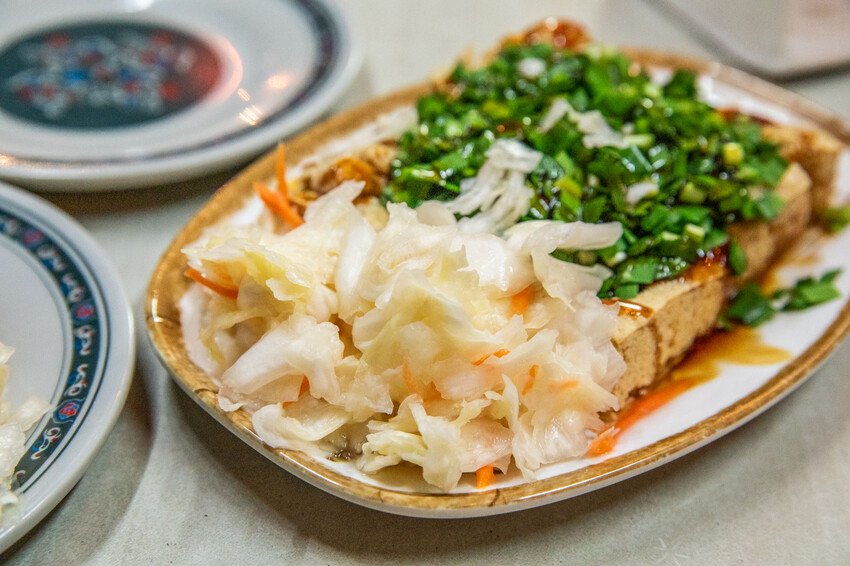 花蓮縣花蓮市胖嘟嘟臭豆腐｜外酥內嫩鄉民讚爆！網路評價超高韭菜臭豆腐