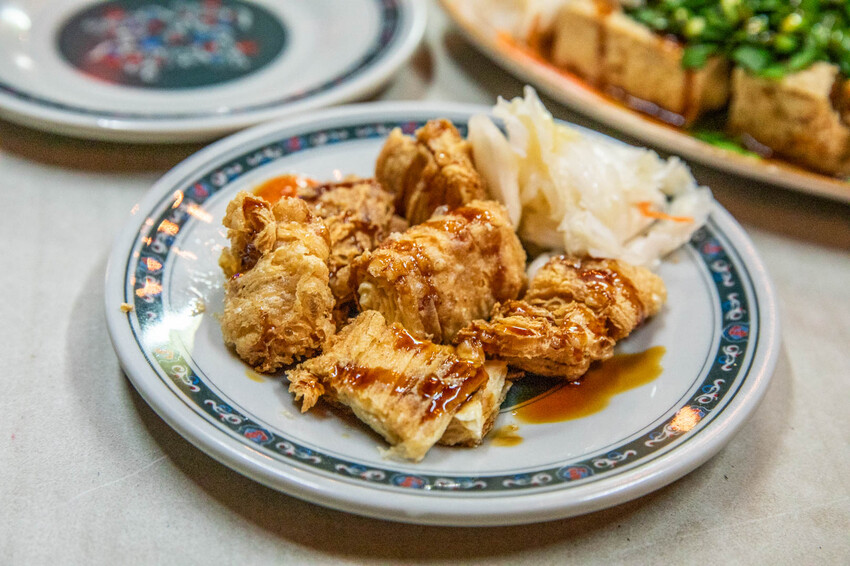 花蓮縣花蓮市胖嘟嘟臭豆腐｜外酥內嫩鄉民讚爆！網路評價超高韭菜臭豆腐