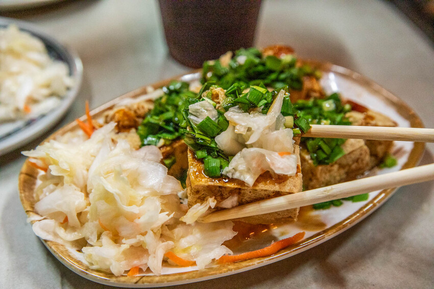 花蓮縣花蓮市胖嘟嘟臭豆腐｜外酥內嫩鄉民讚爆！網路評價超高韭菜臭豆腐