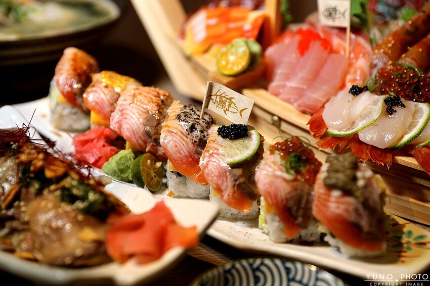 台中市中區秒飛日本 超狂給料不手軟！CP值爆表浮誇系海鮮日料｜小鮨事日本料理(台中日本料理)