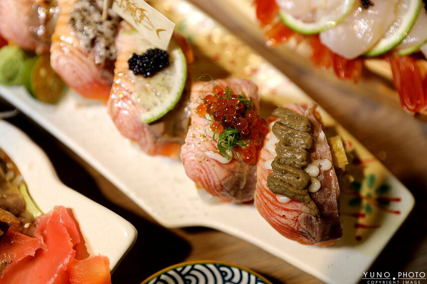 台中市中區秒飛日本 超狂給料不手軟！CP值爆表浮誇系海鮮日料｜小鮨事日本料理(台中日本料理)