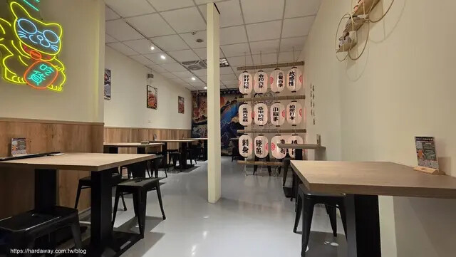 小鮨事日式料理內用區