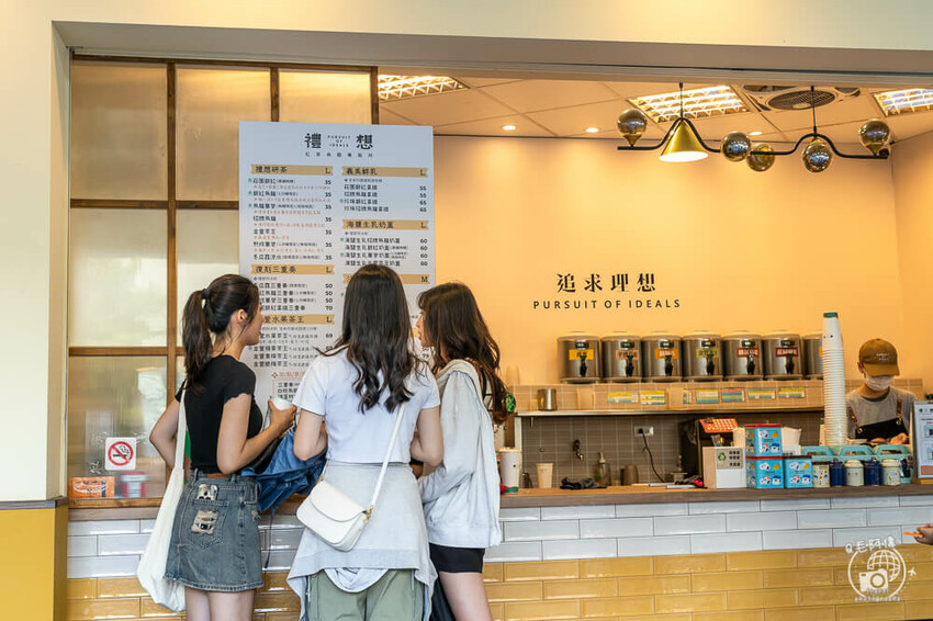 台中市西區禮想紅茶烏龍專販所 | 台中西區科博館飲料推薦，金萱原茶香醇不澀口~