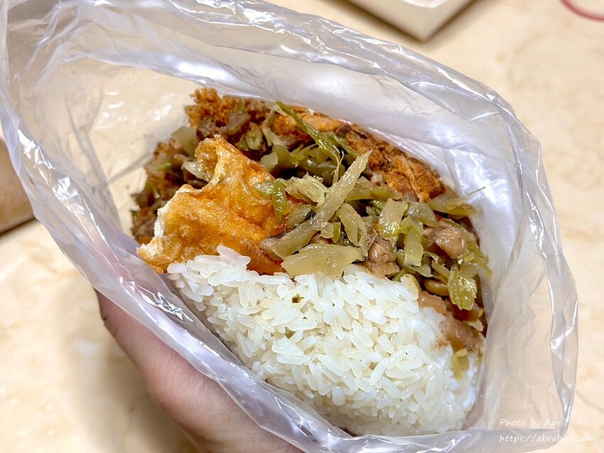 台中市北區東興市場內的古早味大飯糰，沒有google地標，但人潮超多