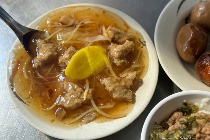 台中市北區東興市場內的古早味大飯糰，沒有google地標，但人潮超多