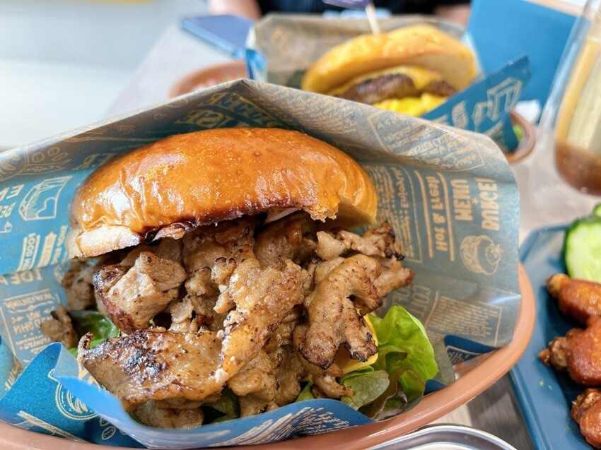 桃園市龍潭區愛吃肉的朋友看這裡,龍潭高人氣早午餐|森莯Brunch,限量港式手工波蘿堡配上手拍牛肉漢堡,每一口都讓人覺