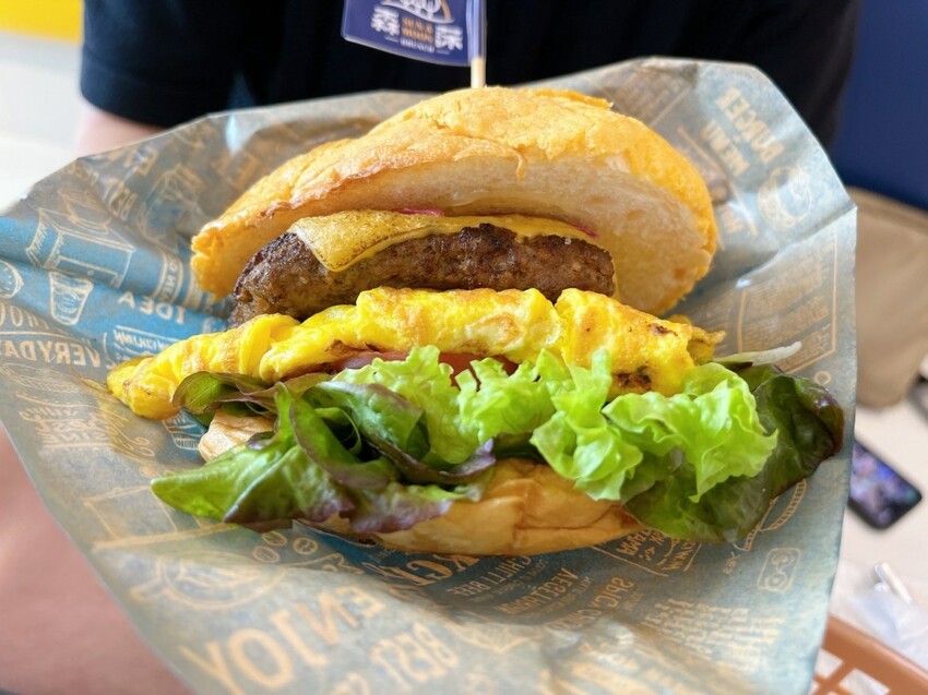 桃園市龍潭區愛吃肉的朋友看這裡,龍潭高人氣早午餐|森莯Brunch,限量港式手工波蘿堡配上手拍牛肉漢堡,每一口都讓人覺