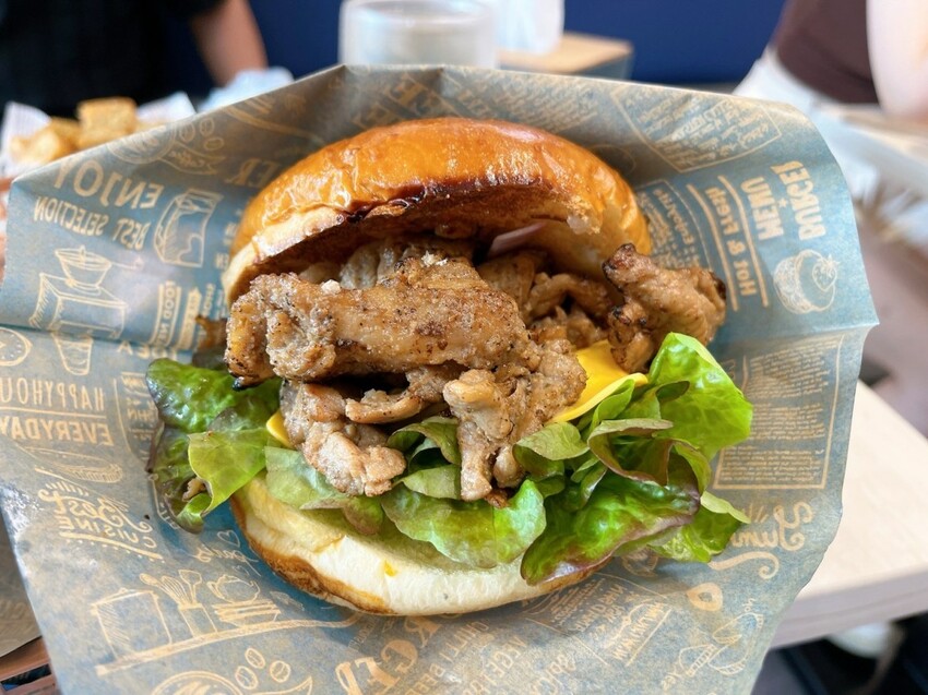 桃園市龍潭區愛吃肉的朋友看這裡,龍潭高人氣早午餐|森莯Brunch,限量港式手工波蘿堡配上手拍牛肉漢堡,每一口都讓人覺