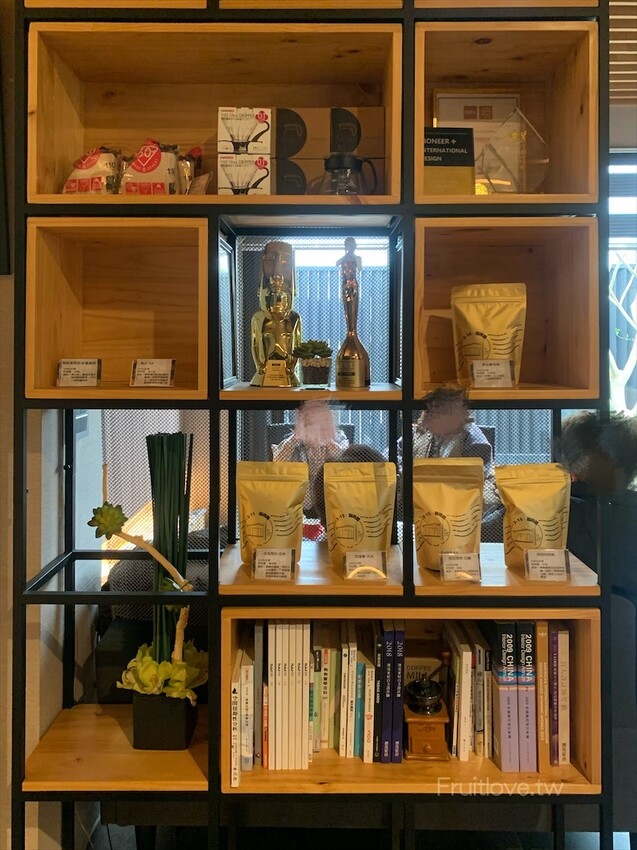 3-15咖啡館⟩台中東勢寵物友善咖啡廳，讓人好放鬆的地方，還有可愛的店狗讓人很療癒 @果果愛Fruitlove