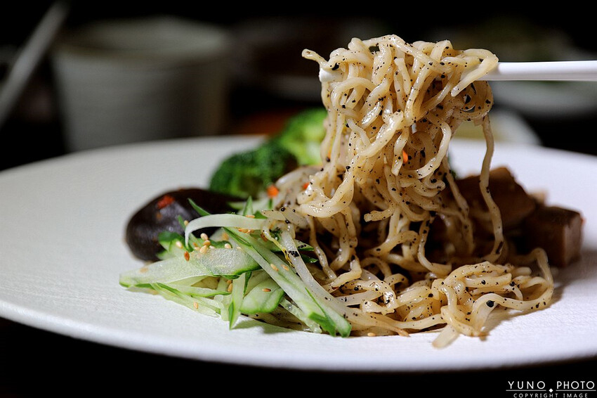 南投縣埔里鎮IG夯爆!超好拍立體車站彩繪牆、塗鴉休憩區 蔬食套餐、下午茶|無所從來蔬食文創館(埔里必吃蔬食餐廳)