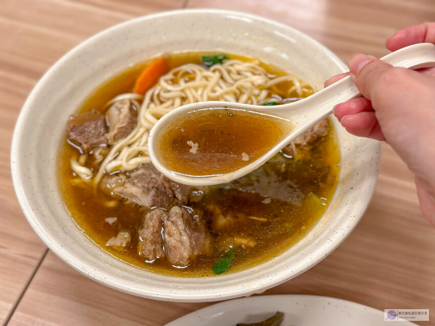 苗栗縣苑裡鎮美食、隱藏老宅的美味麵館,免費續加誘人辣醬!