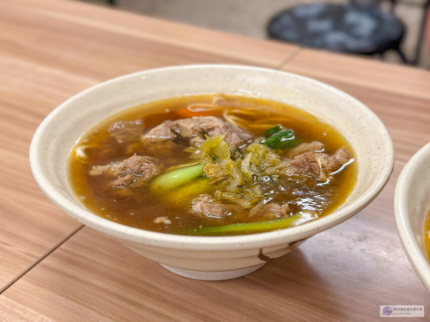 苗栗縣苑裡鎮美食、隱藏老宅的美味麵館,免費續加誘人辣醬!