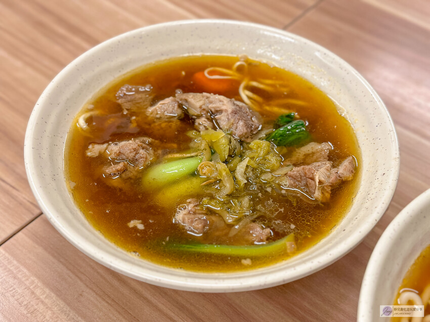 苗栗縣苑裡鎮美食、隱藏老宅的美味麵館,免費續加誘人辣醬!