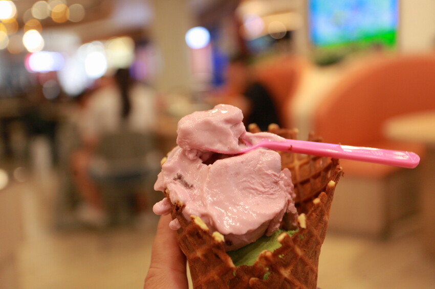 高雄市前鎮區吃。高雄美食｜前鎮區。「31冰淇淋 高雄SKM Park門市」30年前小高剛出社會最甜蜜的回憶，超過30種冰淇淋任