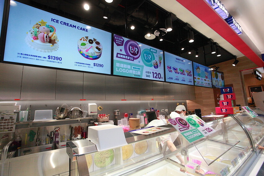 高雄市前鎮區吃。高雄美食｜前鎮區。「31冰淇淋 高雄SKM Park門市」30年前小高剛出社會最甜蜜的回憶，超過30種冰淇淋任