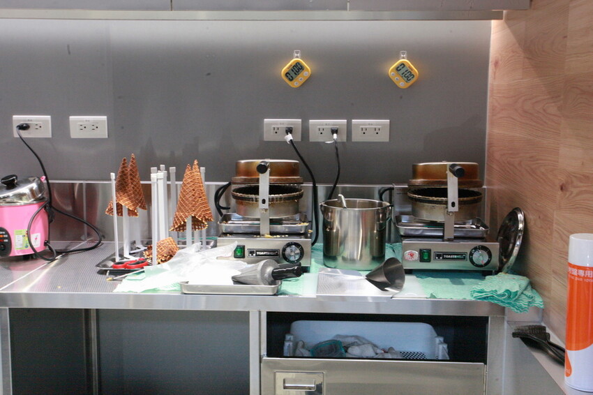 高雄市前鎮區吃。高雄美食｜前鎮區。「31冰淇淋 高雄SKM Park門市」30年前小高剛出社會最甜蜜的回憶，超過30種冰淇淋任