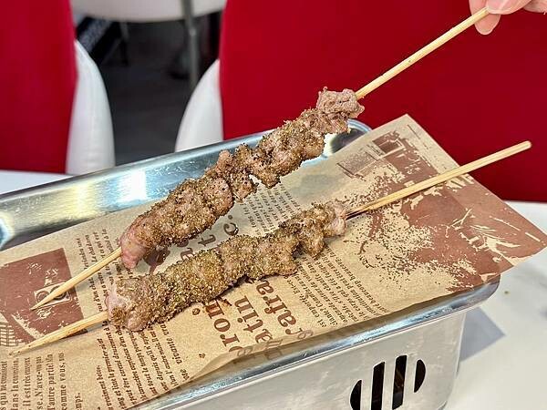 台北市松山區[松山區美食] 輝葉大佬酸菜魚慶城店 首創奶香酸菜魚溫和酸爽香辣 #南京復興站美食 慶城街1號 @蛋寶趴趴go