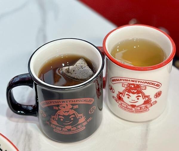 台北市松山區[松山區美食] 輝葉大佬酸菜魚慶城店 首創奶香酸菜魚溫和酸爽香辣 #南京復興站美食 慶城街1號 @蛋寶趴趴go