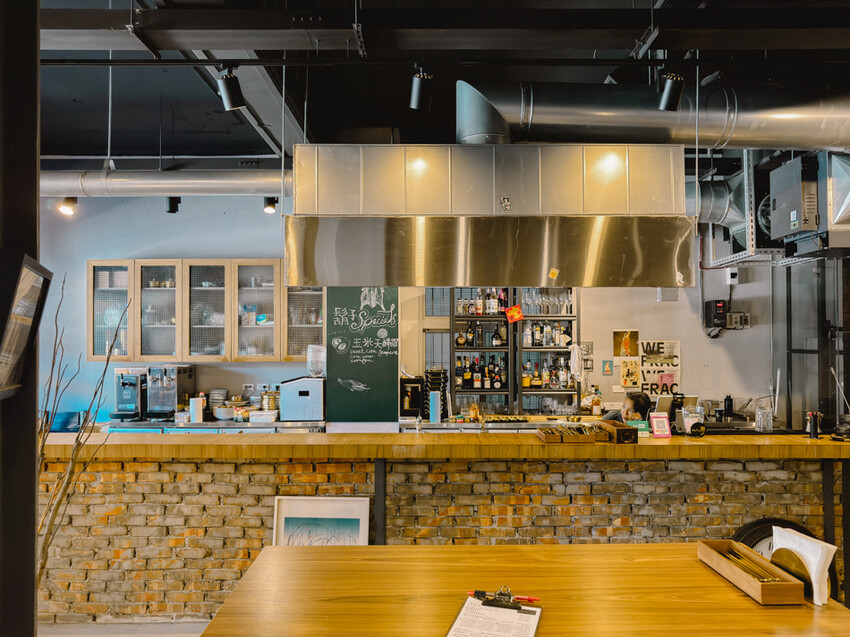 高雄市鼓山區鼓山美食 – 漩渦 MESS UP x 探索雲南米線與港點小菜 | 文青與美食的融合