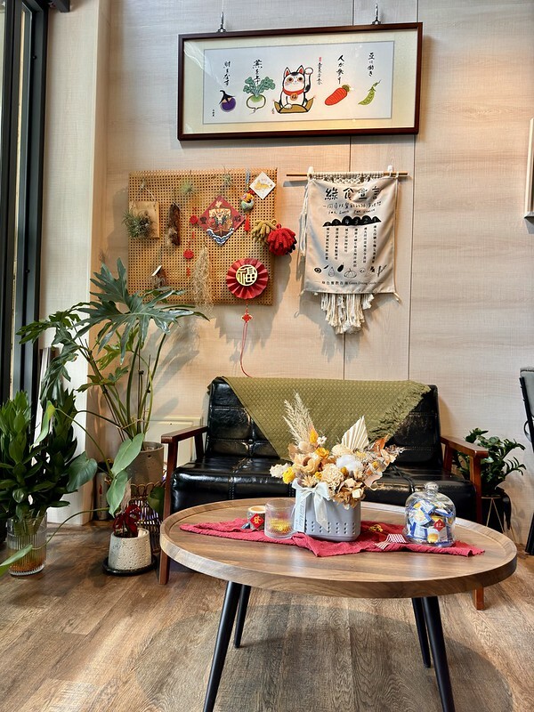 南投縣草屯鎮南投縣｜草屯鎮｜工藝行旅｜巢墩諸米餐桌計畫在文青小店「仕合廖家手作御食」完美呈現。（南投文青店/草屯