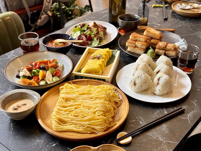 南投縣草屯鎮南投縣｜草屯鎮｜工藝行旅｜巢墩諸米餐桌計畫在文青小店「仕合廖家手作御食」完美呈現。（南投文青店/草屯