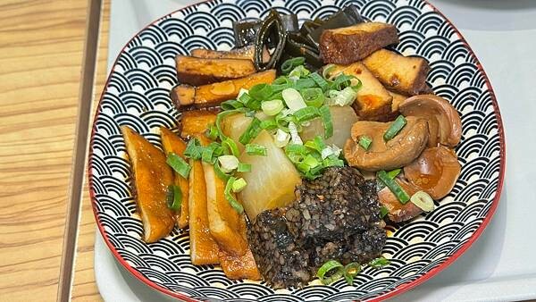 LINE_ALBUM_湯米粉_250327_20