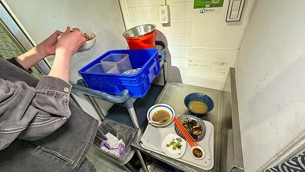 LINE_ALBUM_湯米粉_250327_72