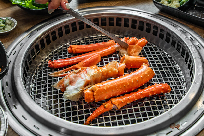 桃園千兵衛燒肉|帝王蟹燒烤吃到飽最低價,全台最狂吃到飽。