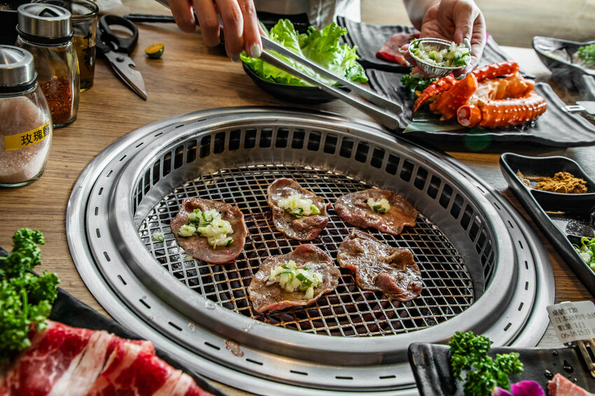 桃園千兵衛燒肉|帝王蟹燒烤吃到飽最低價,全台最狂吃到飽。