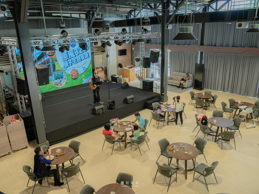 新竹縣竹東鎮新竹親子餐廳》新開幕!兒童球池、紋面、泰雅族服裝換裝、原住民舞台演出_原風325親子主題餐廳