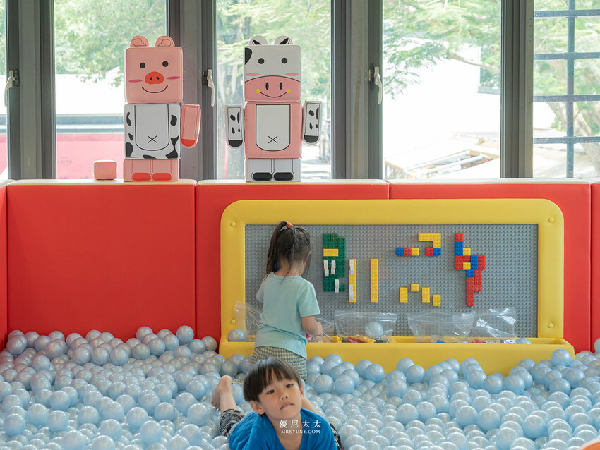 新竹縣竹東鎮新竹親子餐廳》新開幕!兒童球池、紋面、泰雅族服裝換裝、原住民舞台演出_原風325親子主題餐廳