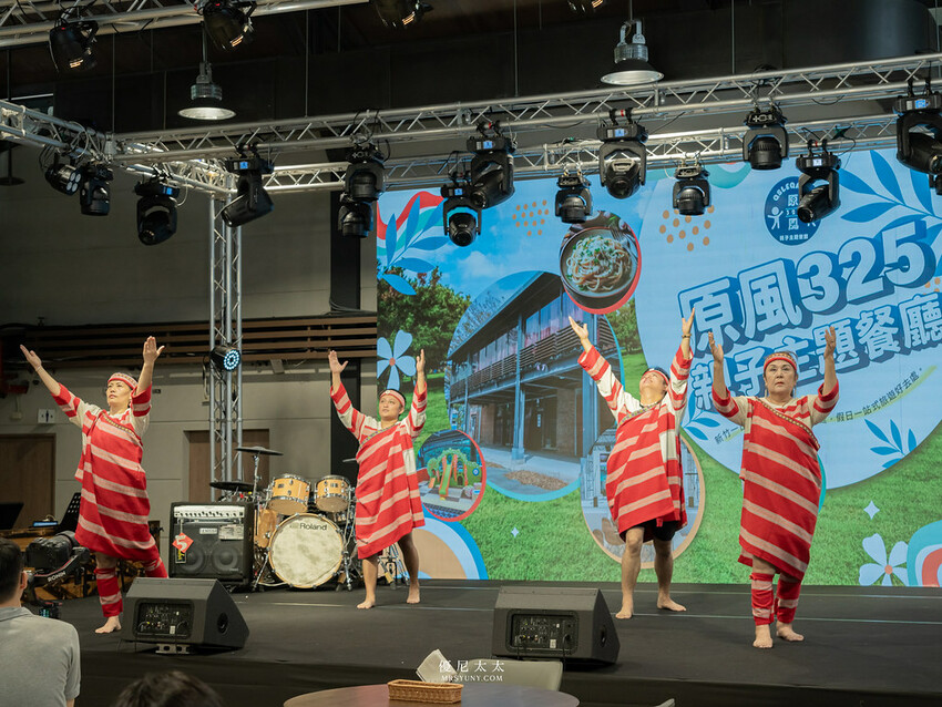 新竹縣竹東鎮新竹親子餐廳》新開幕!兒童球池、紋面、泰雅族服裝換裝、原住民舞台演出_原風325親子主題餐廳