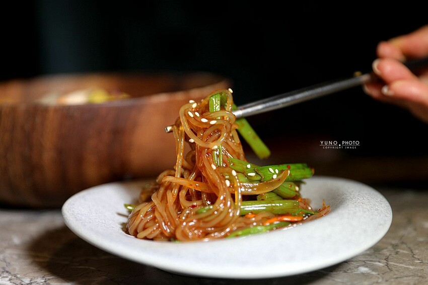 台中市西屯區韓式烤肉控看過來！多種小菜無限續 搭配道地韓式料理超享受｜燒肉春山(台中韓式燒肉推薦)